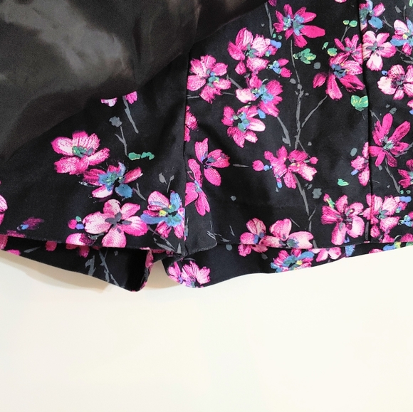 Pink floral skort - Picture 2 of 3